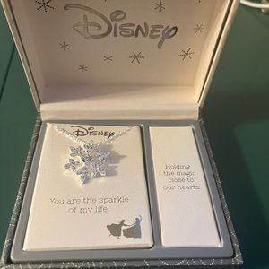 LA Rocks Disney snowflake necklace
